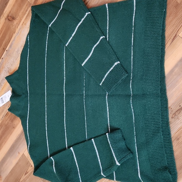 Green Drop shoulder pullover - Picture 3 of 5